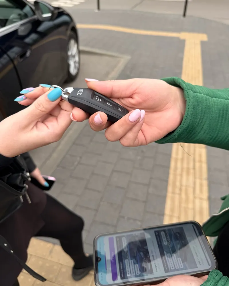 Audi key handover via WoopDrive app